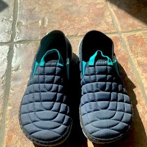 Dark Blue Women’s Hut Mocs